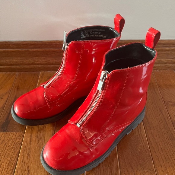 Gap Girls Vegan Patent Red boots - Picture 2 of 3